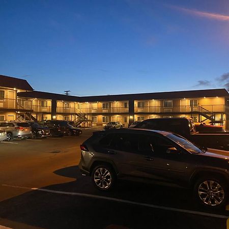 Days Inn By Wyndham Newport Or Exteriör bild