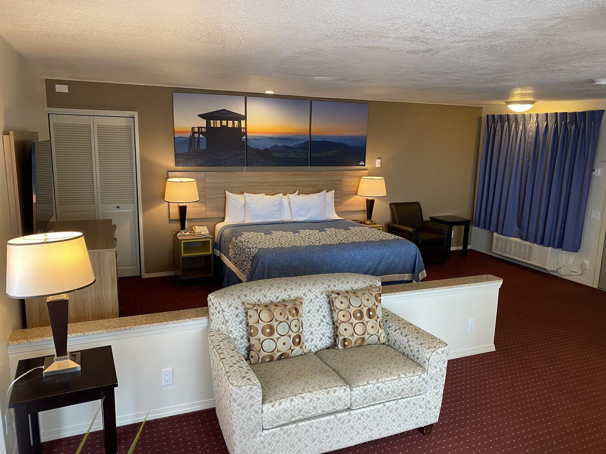 Days Inn By Wyndham Newport Or Exteriör bild