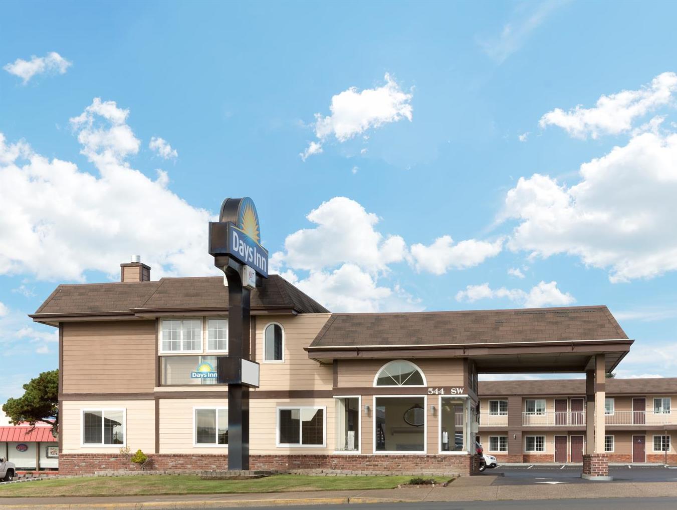 Days Inn By Wyndham Newport Or Exteriör bild